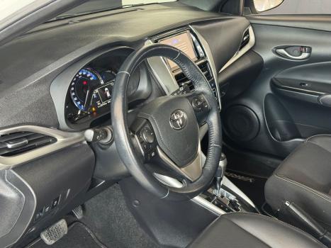TOYOTA Yaris Hatch 1.5 16V 4P FLEX XS MULTIDRIVE AUTOMTICO CVT, Foto 9