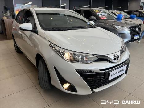 TOYOTA Yaris Hatch 1.5 16V 4P FLEX XLS CONNECT MULTIDRIVE AUTOMTICO CVT, Foto 3