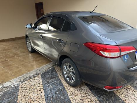 TOYOTA Yaris Sedan 1.5 16V 4P FLEX XS MULTIDRIVE AUTOMTICO CVT, Foto 2