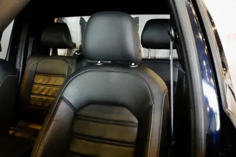 VOLKSWAGEN Amarok 3.0 V6 CABINE DUPLA HIGHLINE EXTREME 4X4 TURBO INTERCOOLER AUTOMTICO, Foto 4