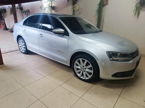 VOLKSWAGEN Jetta 2.0 4P CONFORTLINE TIPTRONIC AUTOMTICO, Foto 3