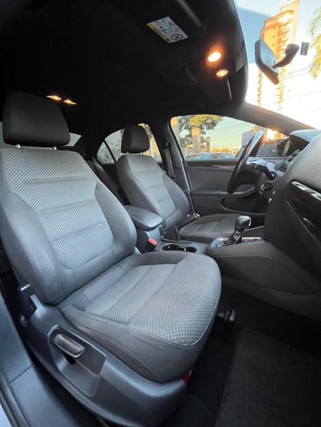 VOLKSWAGEN Jetta 2.0 4P CONFORTLINE TIPTRONIC AUTOMTICO, Foto 13