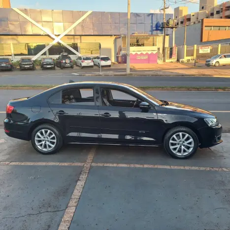 VOLKSWAGEN Jetta 2.0 4P FLEX CONFORTLINE TIPTRONIC AUTOMTICO, Foto 18