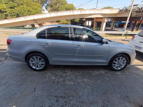 VOLKSWAGEN Jetta 2.0 4P CONFORTLINE TIPTRONIC AUTOMTICO, Foto 3