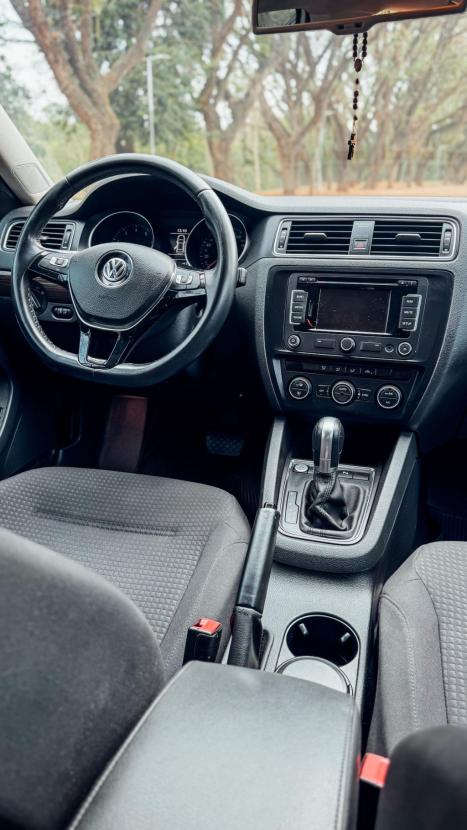 VOLKSWAGEN Jetta 2.0 4P CONFORTLINE TIPTRONIC AUTOMTICO, Foto 5