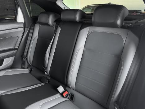 VOLKSWAGEN Nivus 1.0 4P FLEX 200 TSI HIGHLINE TURBO AUTOMTICO, Foto 8