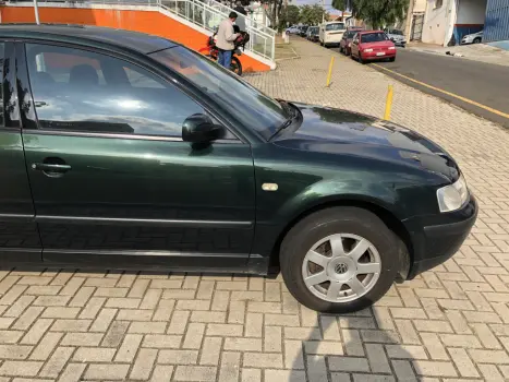 VOLKSWAGEN Passat 1.8 20V 4P, Foto 10