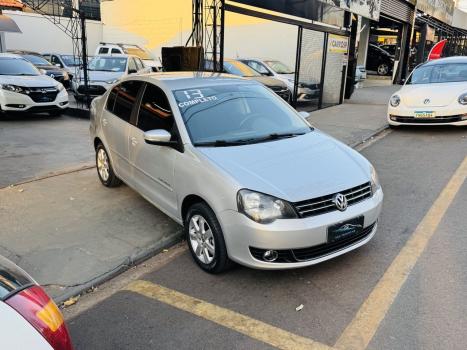 VOLKSWAGEN Polo Sedan 2.0 4P COMFORTLINE, Foto 3