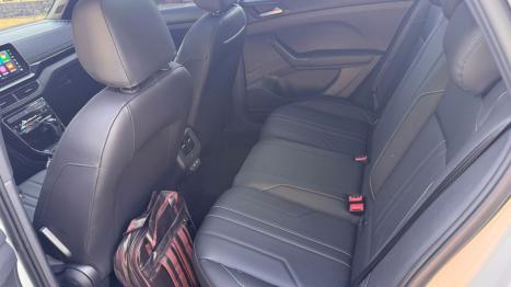 VOLKSWAGEN T-Cross 1.4 4P 250 TSI FLEX HIGHLINE AUTOMTICO, Foto 12