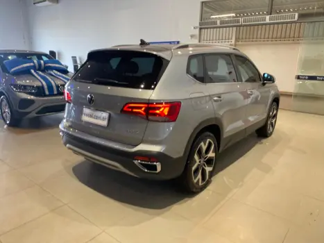 VOLKSWAGEN Taos 1.4 16V 4P FLEX 250 TSI HIGHLINE AUTOMTICO, Foto 9