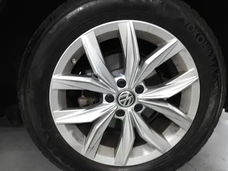VOLKSWAGEN Tiguan 1.4 250 TSI TOTAL FLEX ALLSPACE COMFORTLINE TURBO AUTOMTICO TIPTRONIC, Foto 4