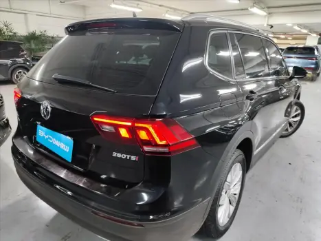 VOLKSWAGEN Tiguan 1.4 250 TSI TOTAL FLEX ALLSPACE COMFORTLINE TURBO AUTOMTICO TIPTRONIC, Foto 14