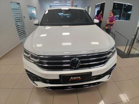 VOLKSWAGEN Tiguan 2.0 16V 4P TSI 300 TURBO R-LINE AUTOMTICO, Foto 2