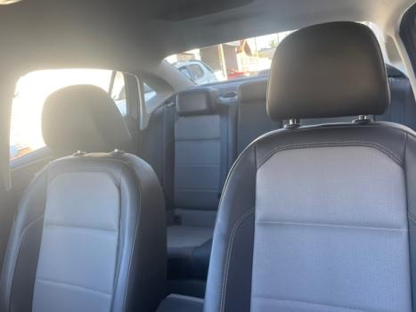 VOLKSWAGEN Virtus 1.0 4P 200 TSI FLEX HIGHLINE AUTOMTICO, Foto 11