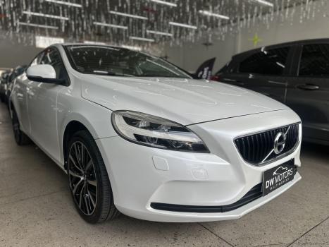 VOLVO V40 2.0 4P T4 MOMENTUM TURBO AUTOMTICO, Foto 1