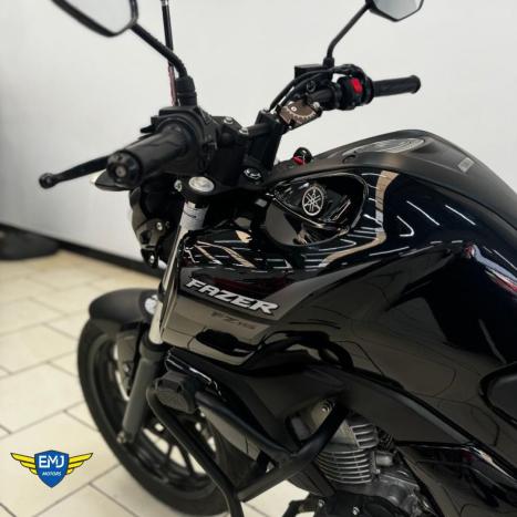 YAMAHA Fazer YS 150 SED, Foto 5