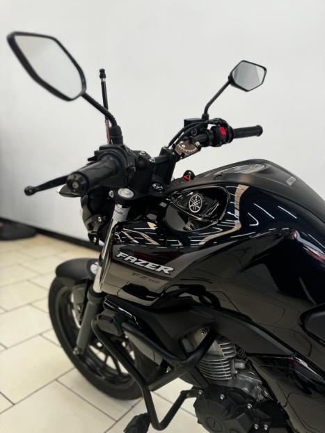 YAMAHA Fazer YS 150 SED, Foto 10