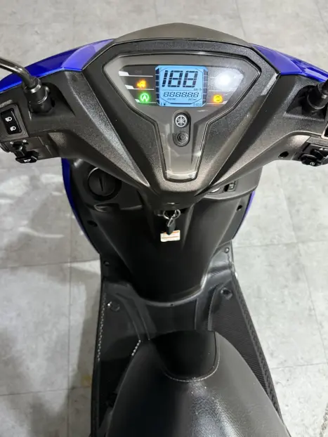 YAMAHA Fluo 125 ABS, Foto 10