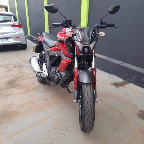 YAMAHA FZ 15 ABS, Foto 2