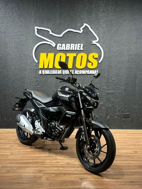 YAMAHA FZ 15 Fazer ABS, Foto 3