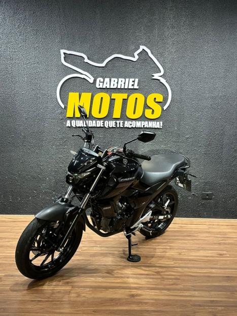 YAMAHA FZ 15 Fazer ABS, Foto 4