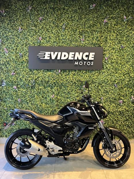YAMAHA FZ 15 Fazer ABS, Foto 2