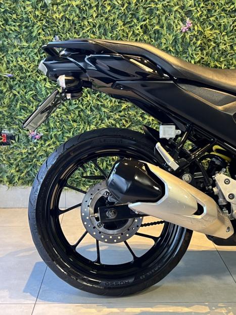 YAMAHA FZ 15 Fazer ABS, Foto 9
