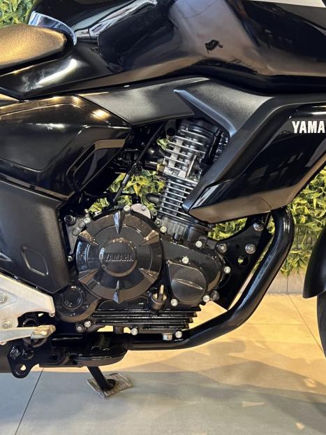 YAMAHA FZ 15 Fazer ABS, Foto 10