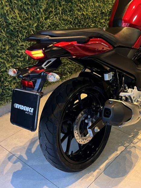 YAMAHA FZ 15 Fazer ABS, Foto 3