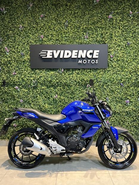 YAMAHA FZ 15 Fazer ABS, Foto 2
