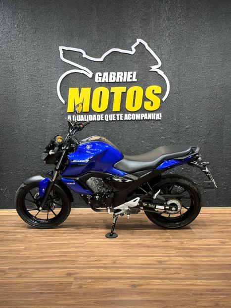 YAMAHA FZ 15 Fazer ABS, Foto 2
