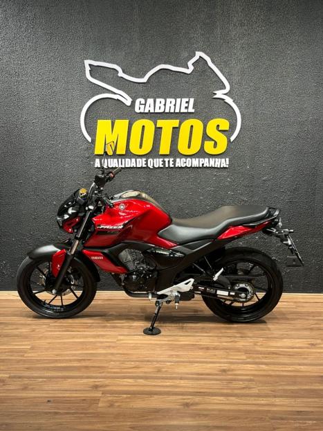 YAMAHA FZ 15 Fazer ABS, Foto 2