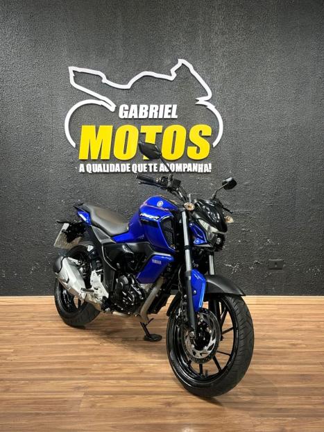 YAMAHA FZ 15 Fazer ABS, Foto 3