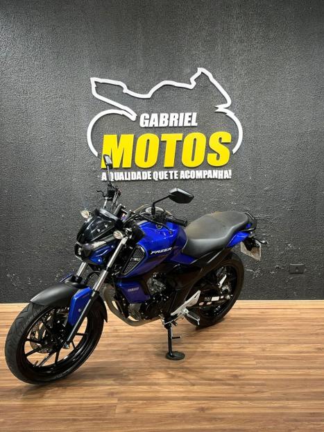 YAMAHA FZ 15 Fazer ABS, Foto 4