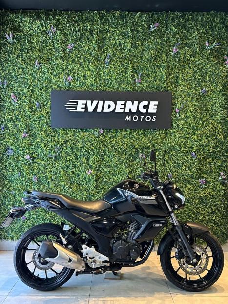 YAMAHA FZ 15 Fazer ABS, Foto 2