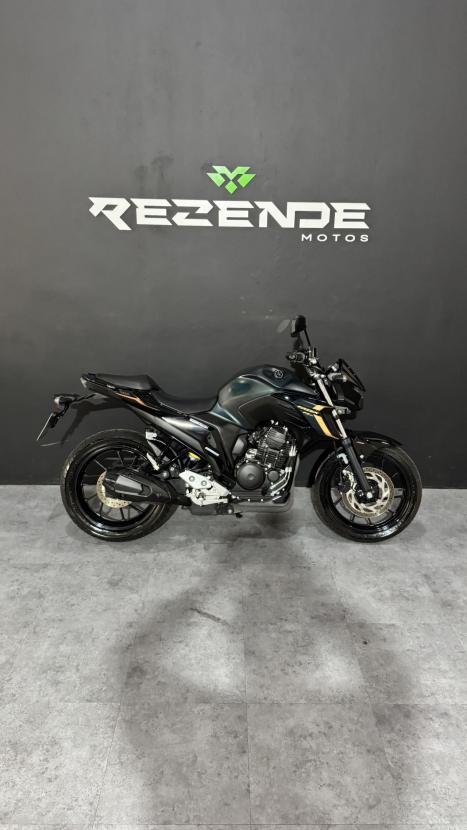 YAMAHA FZ 25 250 Fazer Flex , Foto 1