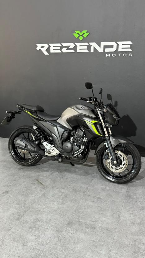 YAMAHA FZ 25 250 Fazer Flex , Foto 2