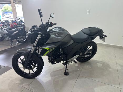 YAMAHA FZ 25 250 Fazer Flex , Foto 4