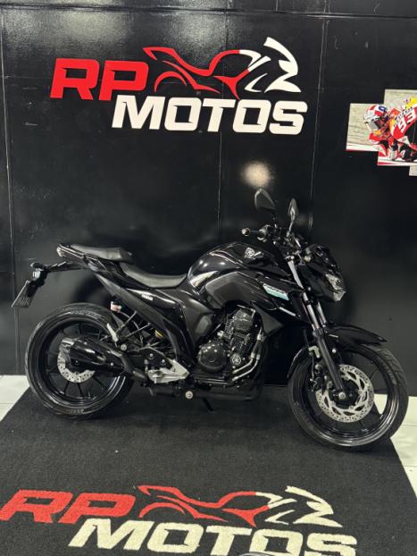 YAMAHA FZ 25 250 Fazer Flex , Foto 1