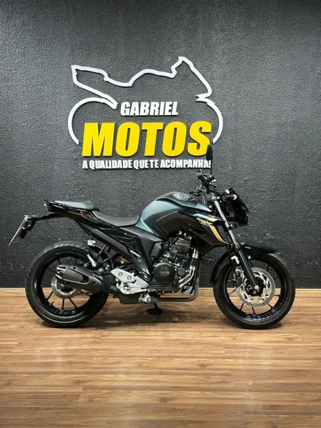 YAMAHA FZ 25 250 Fazer Flex , Foto 1