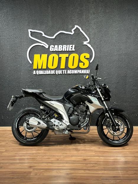 YAMAHA FZ 25 250 Fazer Flex , Foto 1