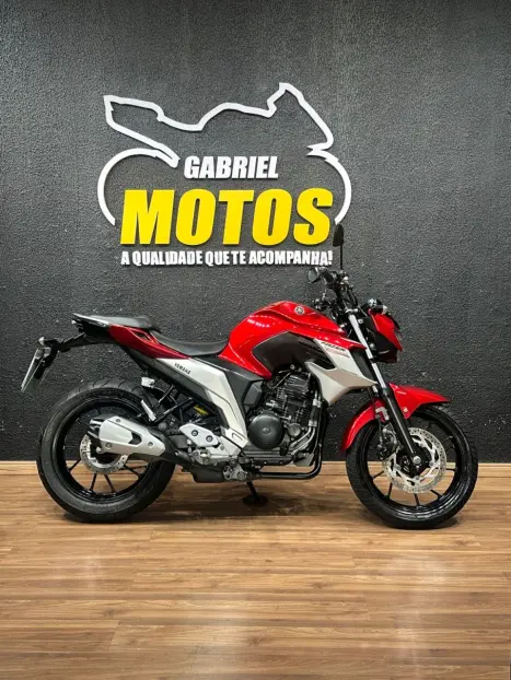 YAMAHA FZ 25 250 Fazer Flex , Foto 1