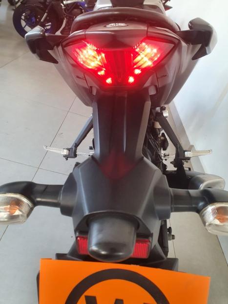 YAMAHA MT-03 300 , Foto 8