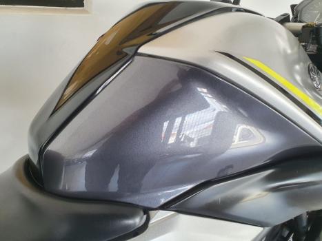 YAMAHA MT-03 300 , Foto 4