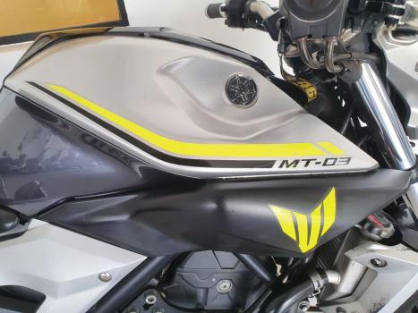 YAMAHA MT-03 300 , Foto 6