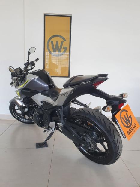 YAMAHA MT-03 300 , Foto 11