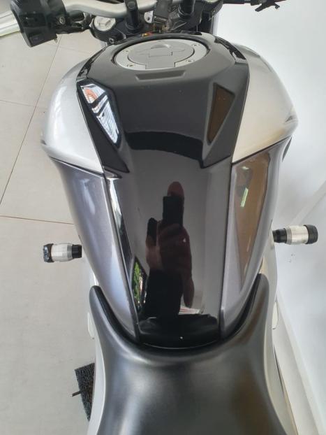 YAMAHA MT-03 300 , Foto 14