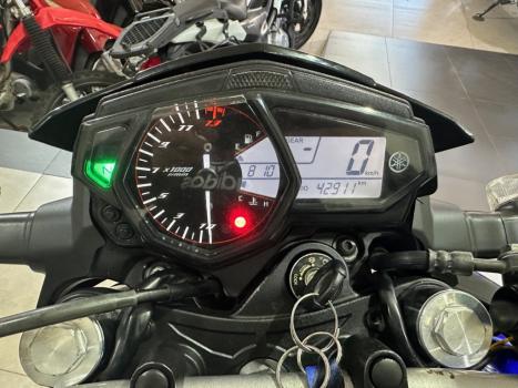 YAMAHA MT-03 300 , Foto 6