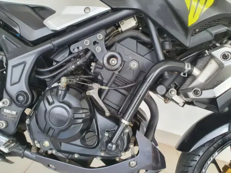 YAMAHA MT-03 300 , Foto 9