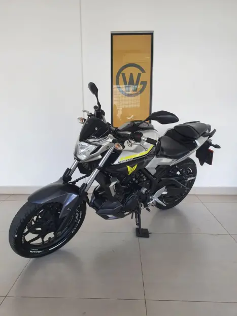 YAMAHA MT-03 300 , Foto 13